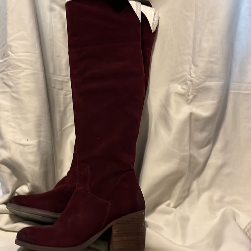 Hinge 6.5M burgundy over the knee boots